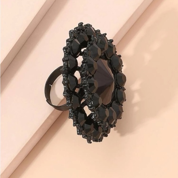 Showstopping Black Rhinestone Starburst & Gunmetal Cocktail Statement Ri… - Picture 3 of 4